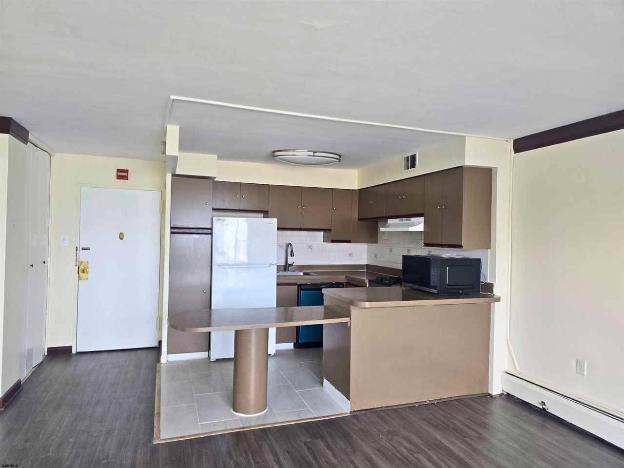 3817 Ventnor Ave - Photo 6 of 15