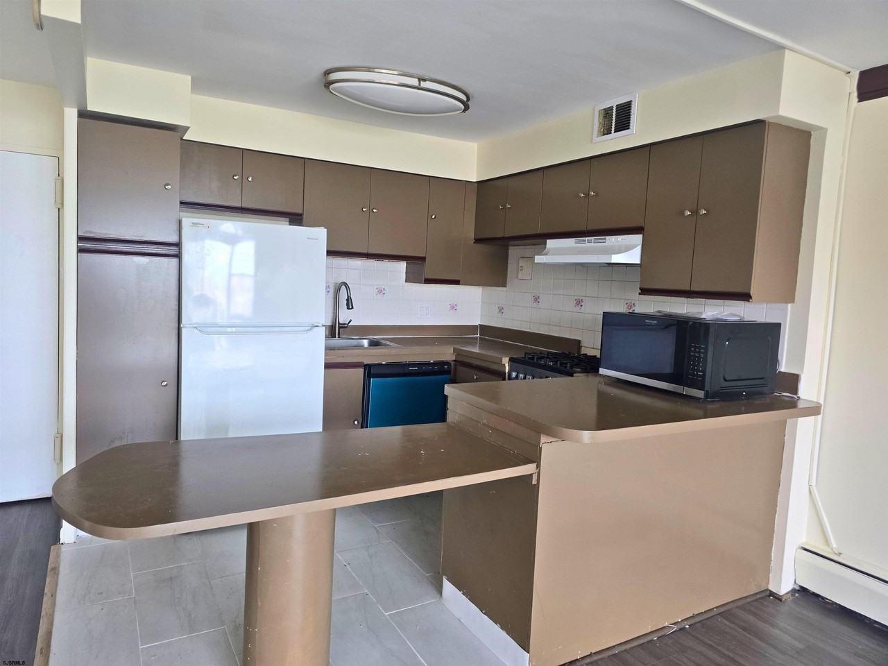 3817 Ventnor Ave - Photo 7 of 15