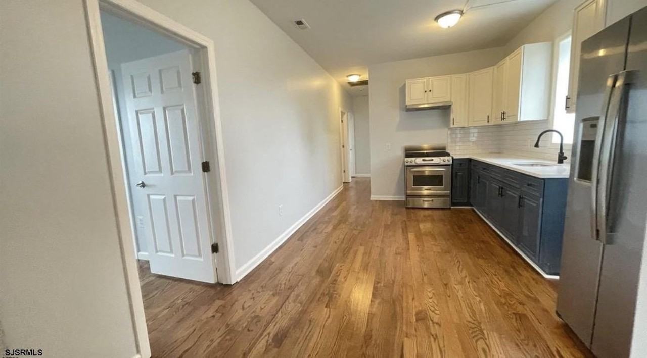 222 S Rhode Island Ave - Photo 3 of 9