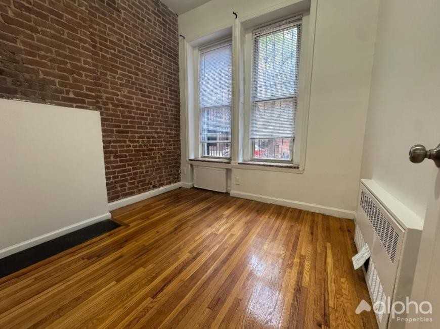 316 East 83rd Street - Photo 4 of 7