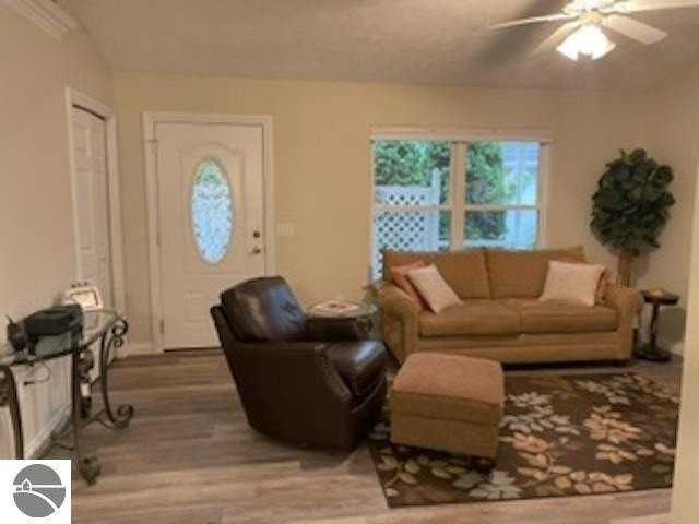 2964 Emerald Blfs - Photo 4 of 13