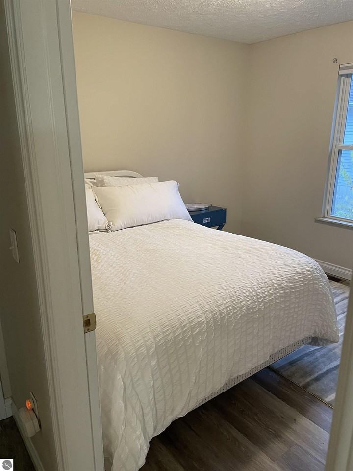 2964 Emerald Blfs - Photo 7 of 13