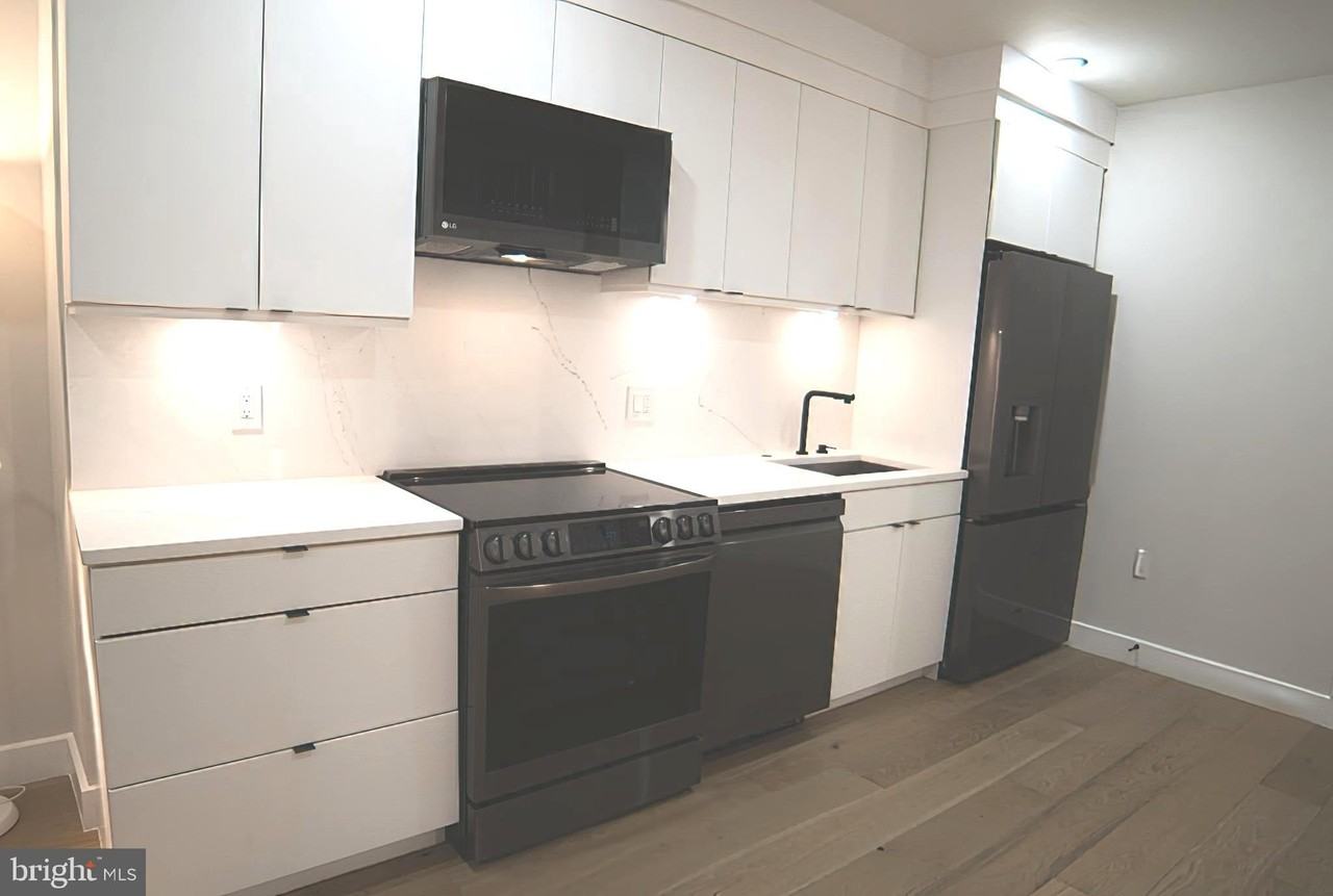 1208 M Street Northwest #2 - Photo 7 of 25