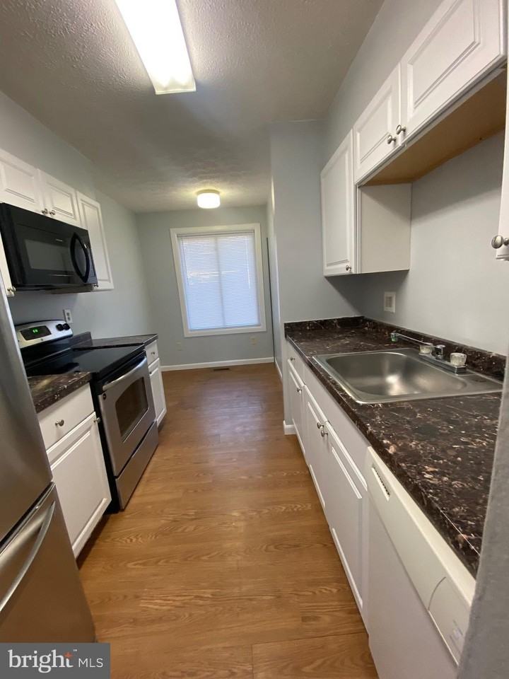 7A Mooring Ct - Photo 2 of 18