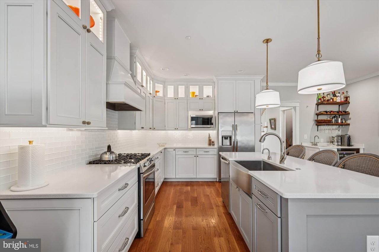 215 Chew Street - Photo 7 of 41