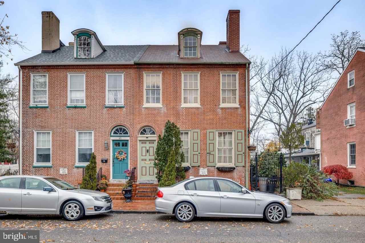 119 Buttonwood St - Photo 2 of 37