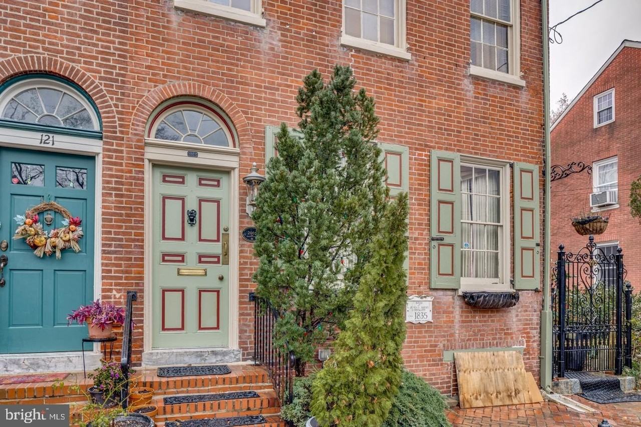 119 Buttonwood St - Photo 3 of 37