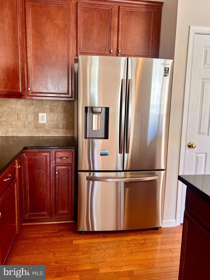 25205 Larks Terrace - Photo 5 of 28