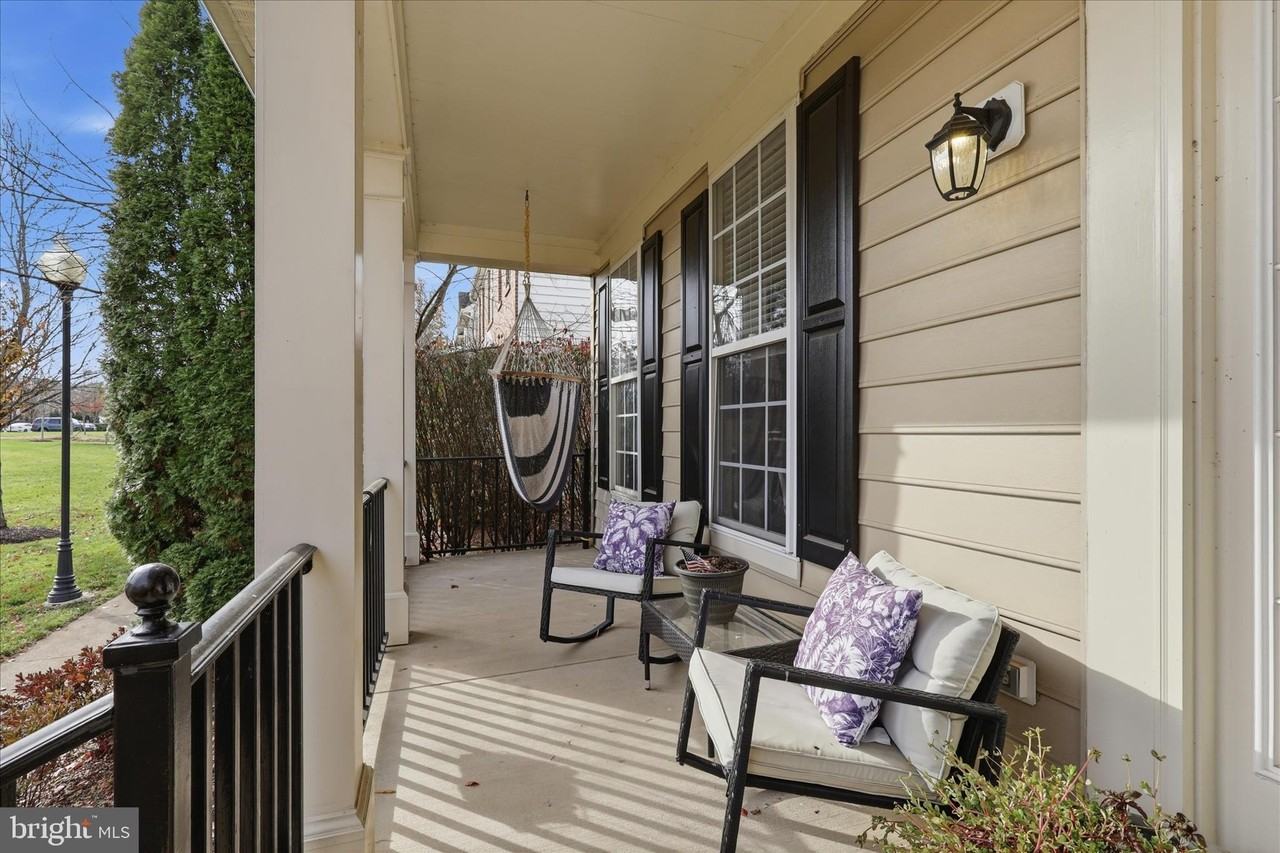 6711 Selbourne Lane - Photo 4 of 50