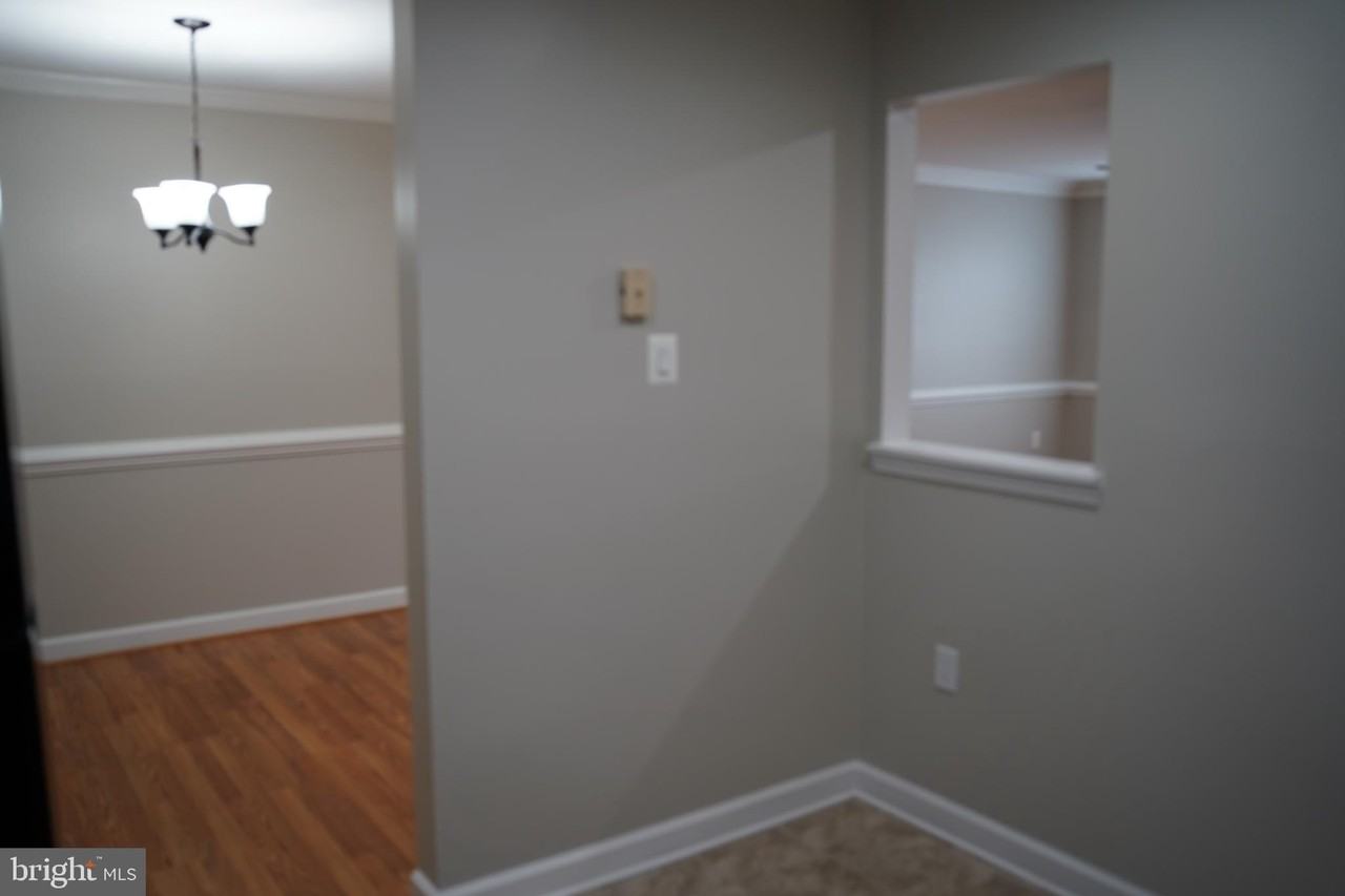 10462 Paradise Ct - Photo 2 of 33