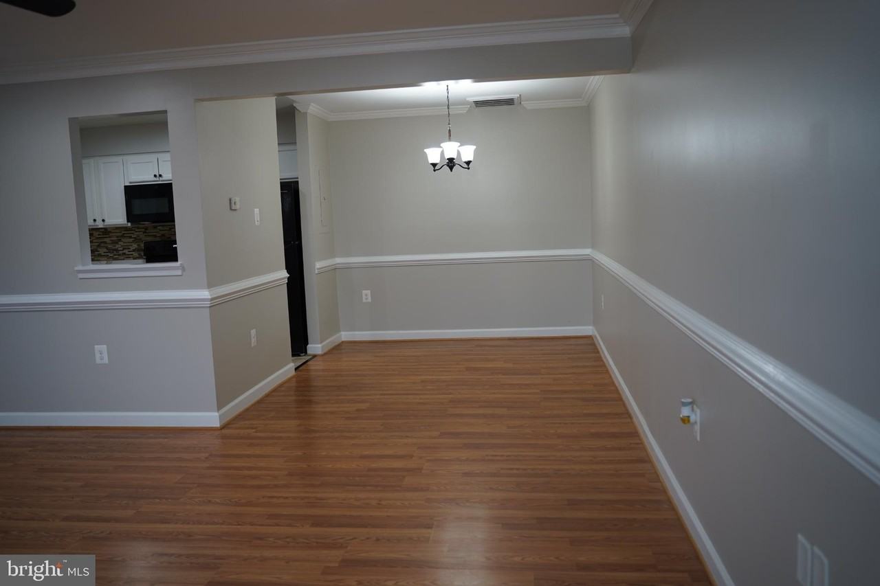 10462 Paradise Ct - Photo 3 of 33