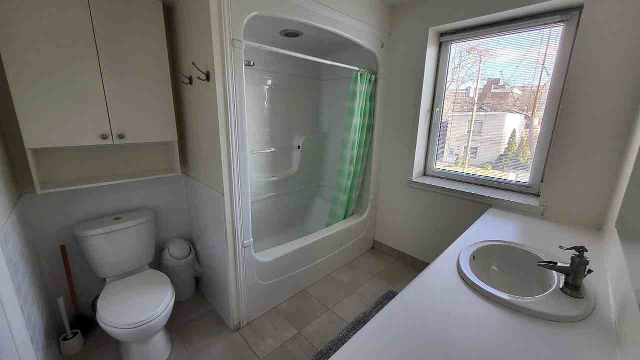 192 Wychwood Avenue - Photo 3 of 6