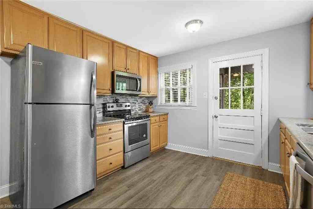 317 Crafton St - Photo 5 of 21