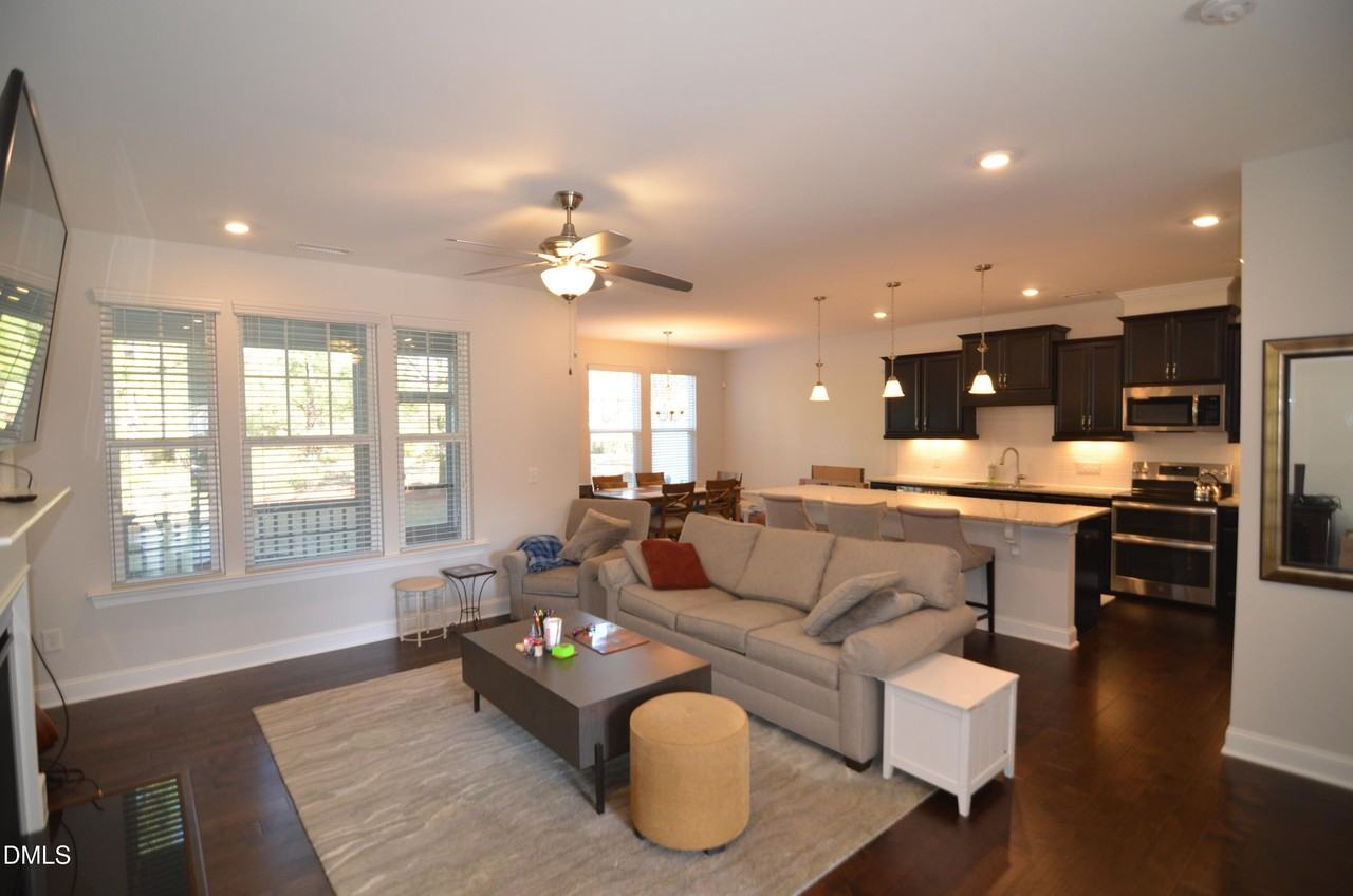 204 Shale Creek Dr - Photo 2 of 28