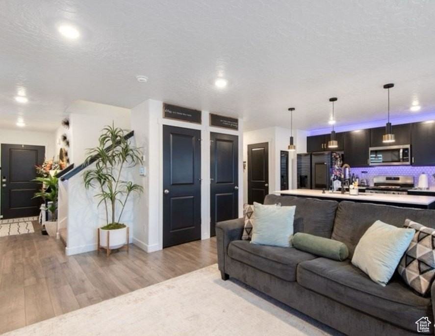 8578 W Bowie Dr - Photo 3 of 23