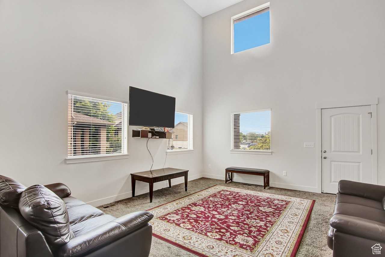 4 East Hanauer Place - Photo 3 of 24