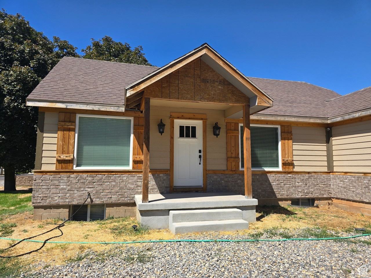 810 W 2000 N Unit R2 #R2 - Photo 2 of 9