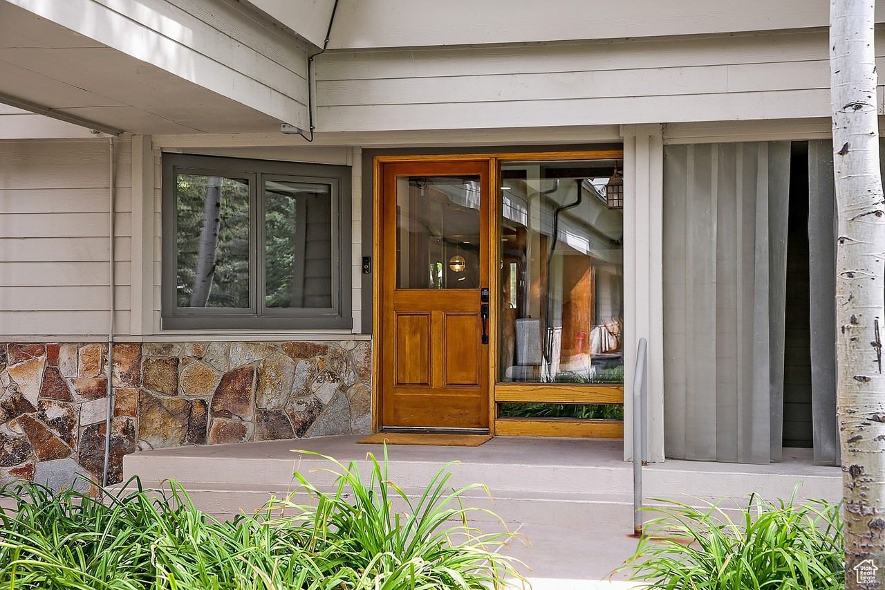 1670 Deer Valley Drive North - Photo 2 of 50