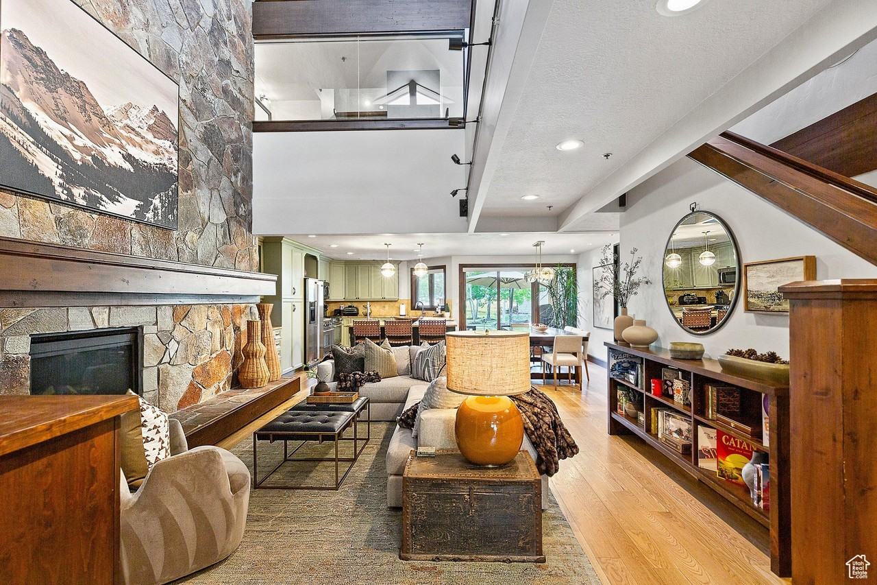 1670 Deer Valley Drive North - Photo 5 of 50