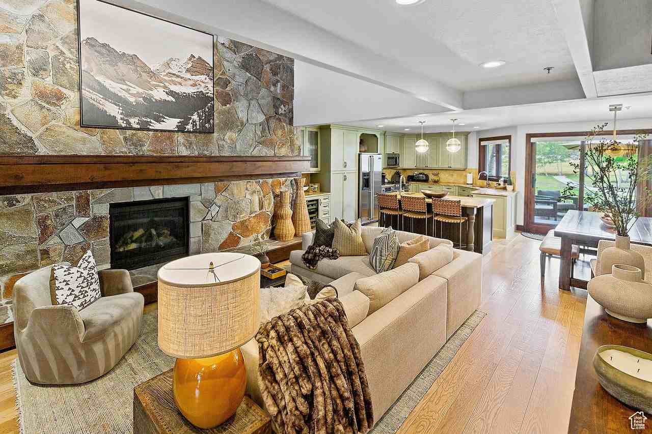 1670 Deer Valley Drive North - Photo 6 of 50