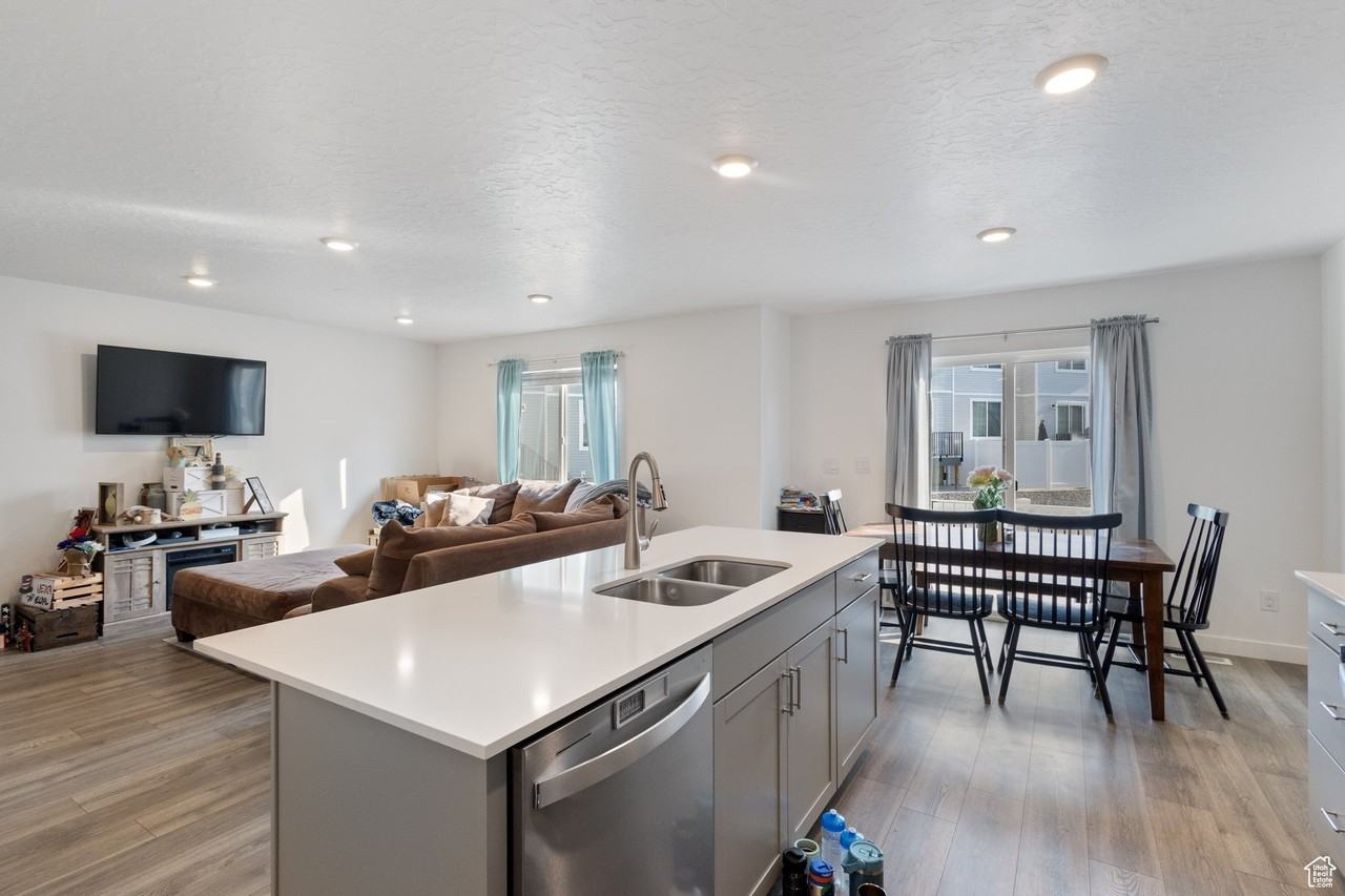 37 N Wayne Way - Photo 3 of 15