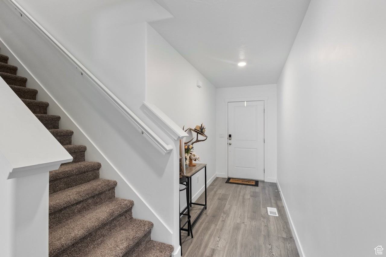 37 N Wayne Way - Photo 5 of 15