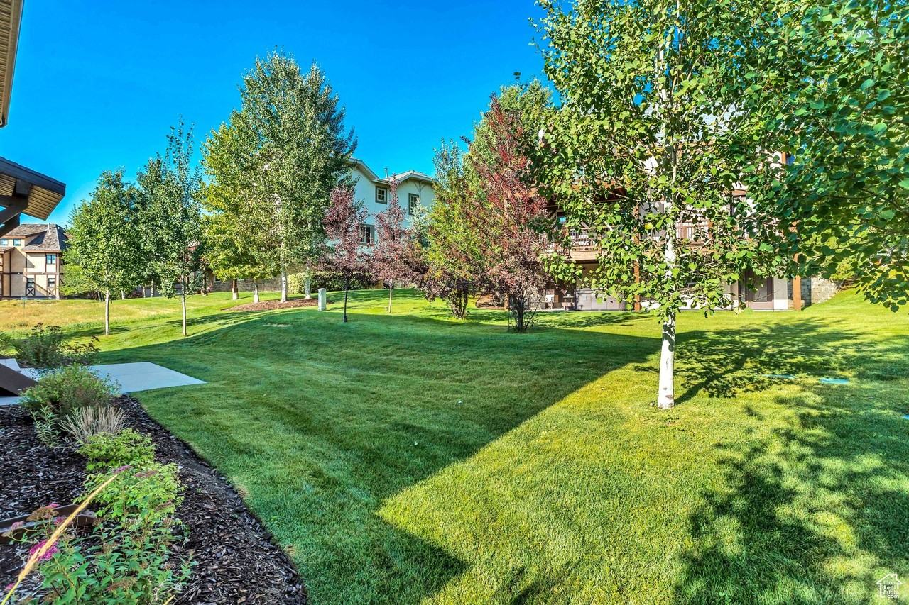 1355 N Cottage Way - Photo 3 of 33