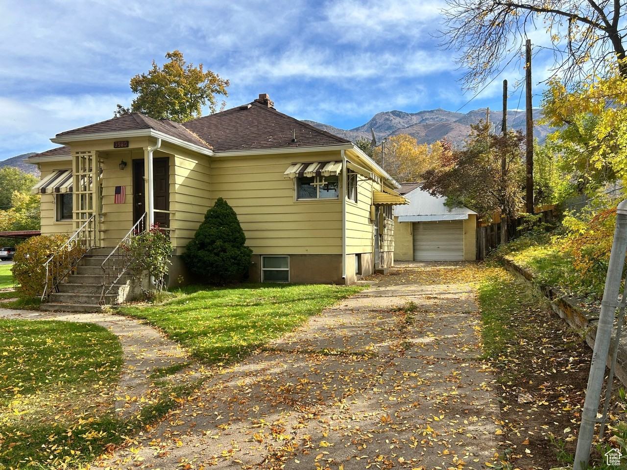 3580 Van Buren Ave - Photo 5 of 17