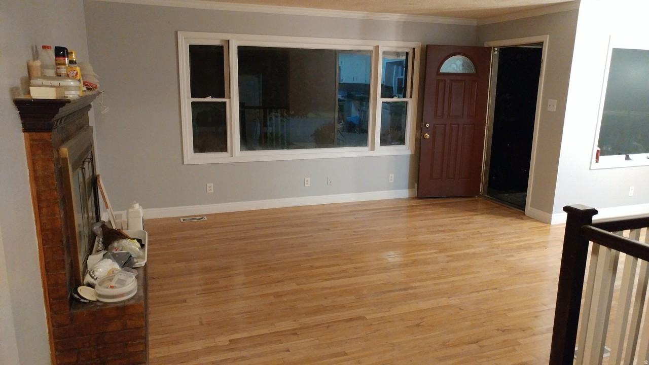 755 E 100 N - Photo 5 of 31