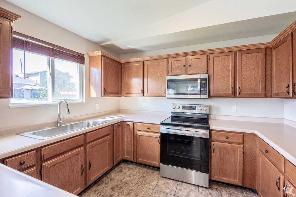 3255 West 5860 South - Photo 3 of 19