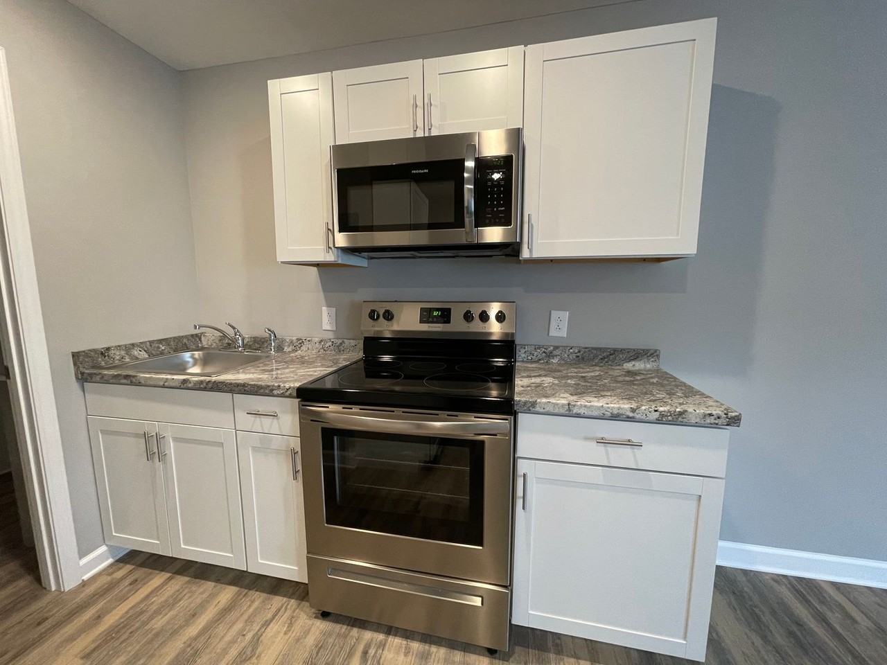 200 Hubbard Studios - Photo 3 of 10