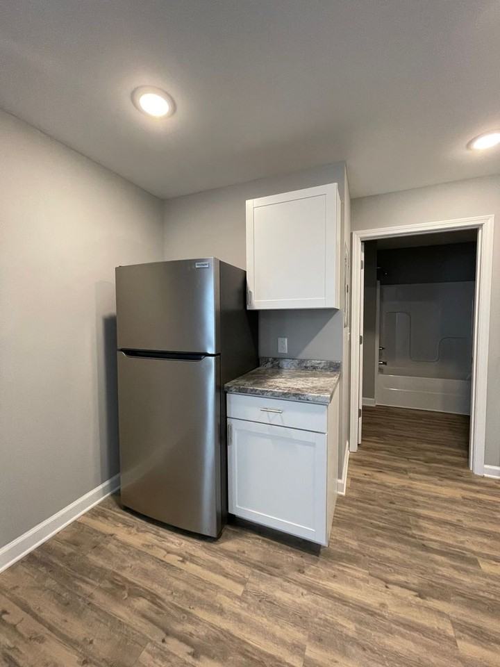 200 Hubbard Studios - Photo 4 of 10