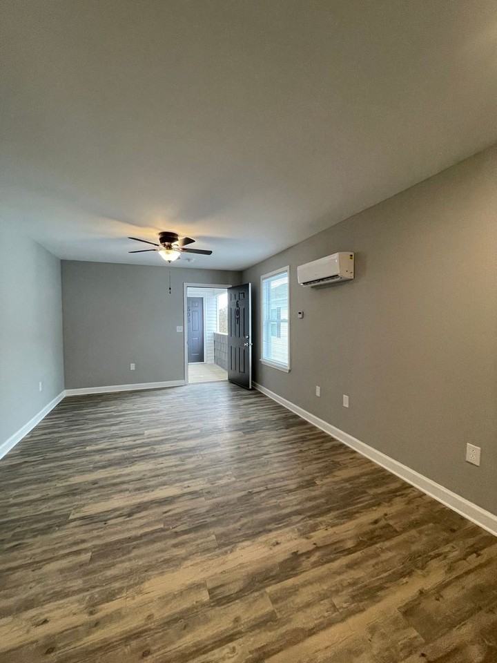 200 Hubbard Studios - Photo 5 of 10