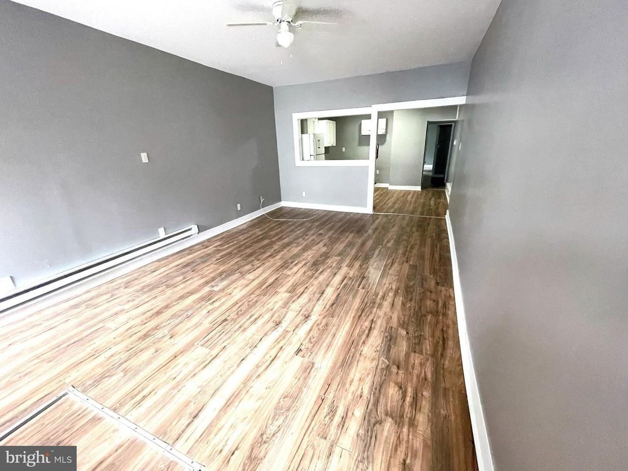 424 York Street - Photo 4 of 15