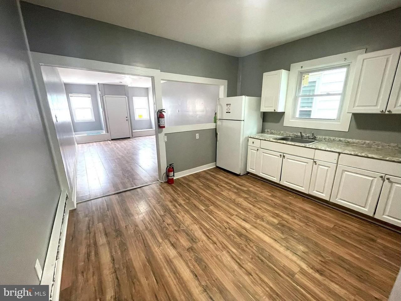 424 York Street - Photo 5 of 15