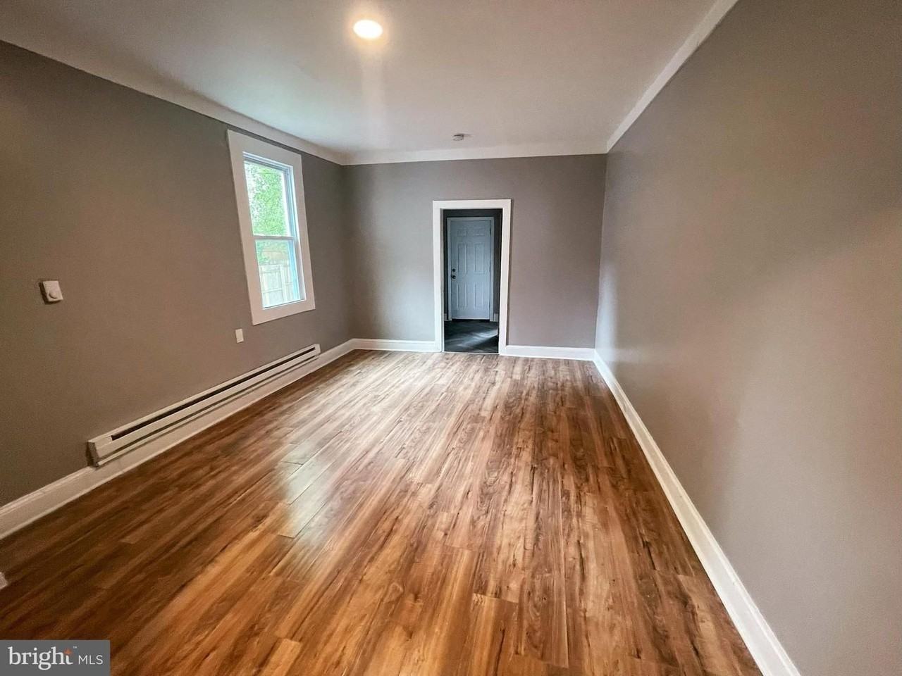 424 York Street - Photo 7 of 15