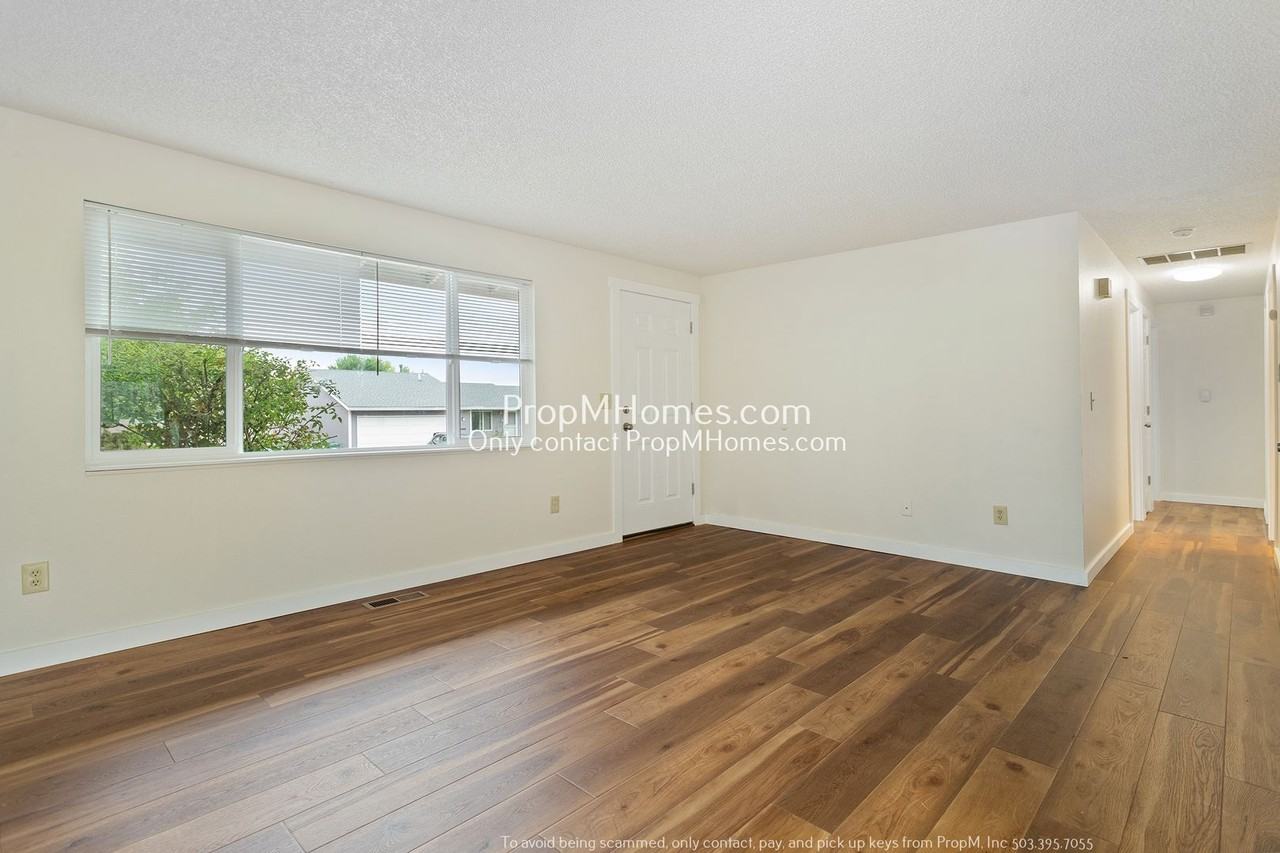 1177 Se Fir Grove Loop - Photo 3 of 21