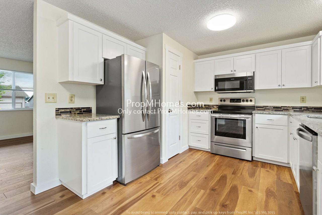 1177 Se Fir Grove Loop - Photo 6 of 21