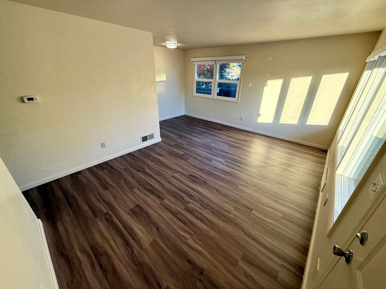 2219 9th Ave - Photo 3 of 26