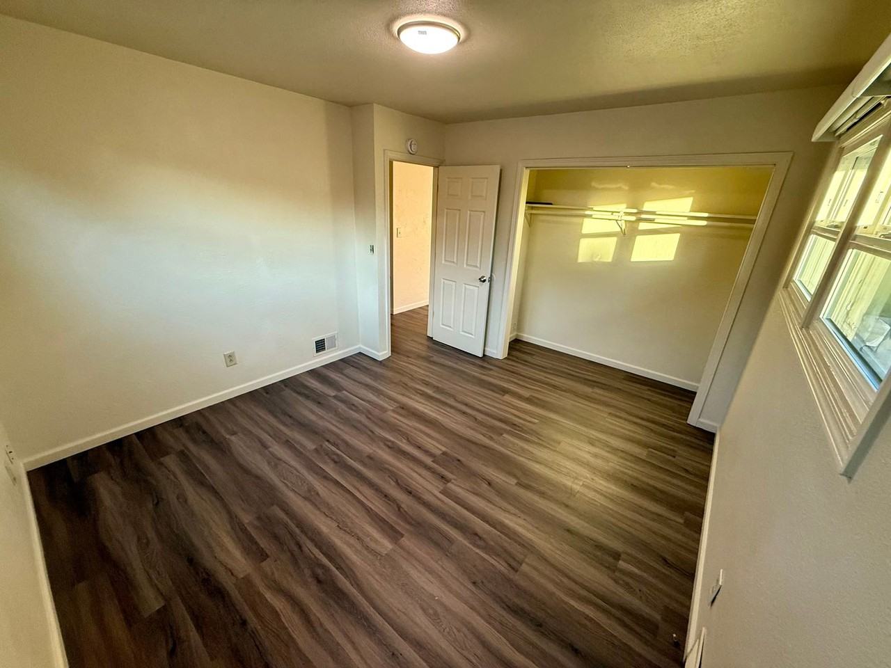 2219 9th Ave - Photo 6 of 26