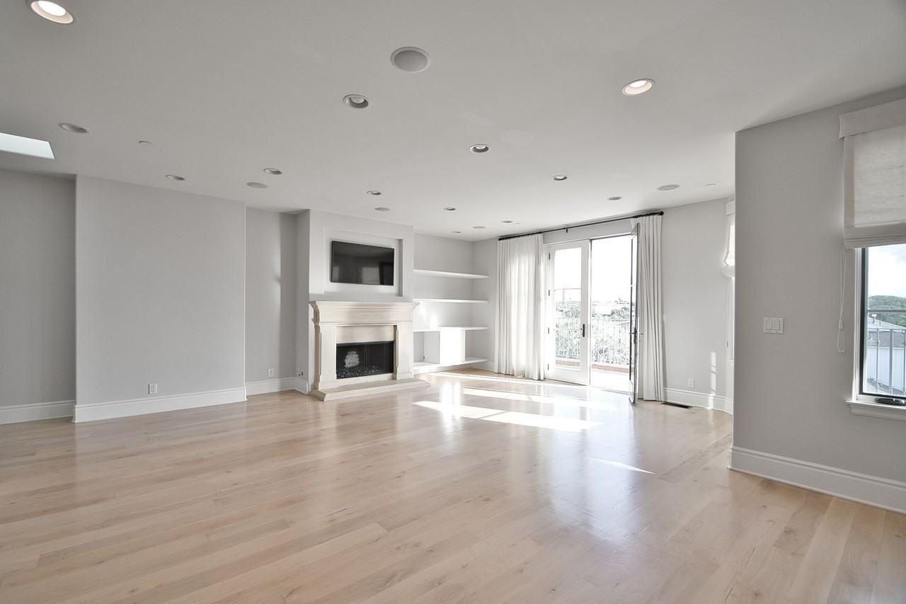 433 21st St - Photo 5 of 19