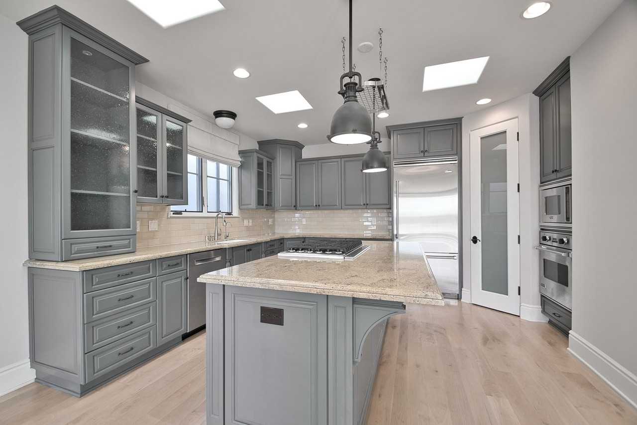 433 21st St - Photo 6 of 19