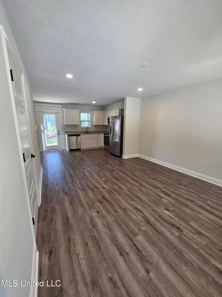 13374 Gorman St - Photo 2 of 10