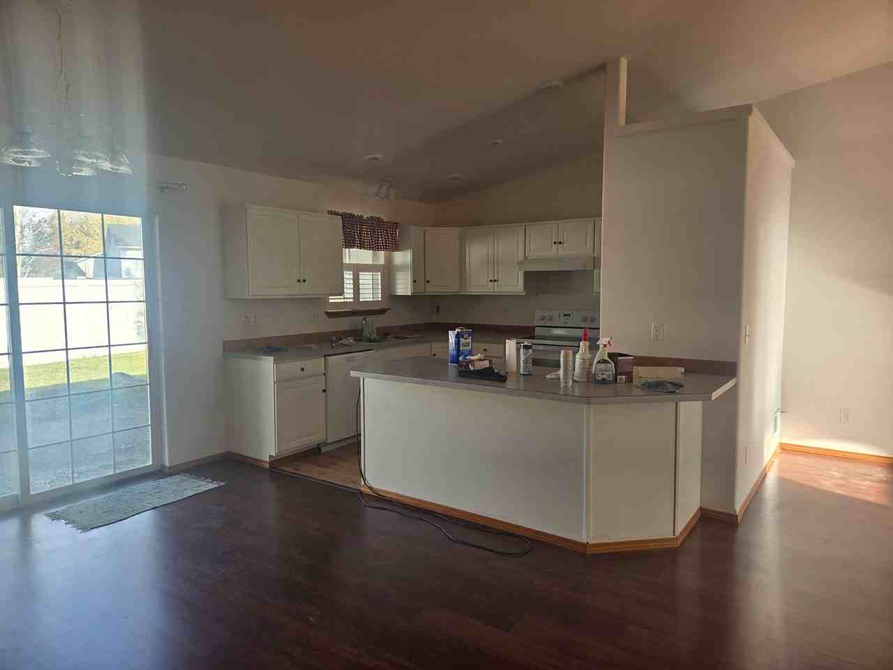 719 Vintage Court - Photo 3 of 6