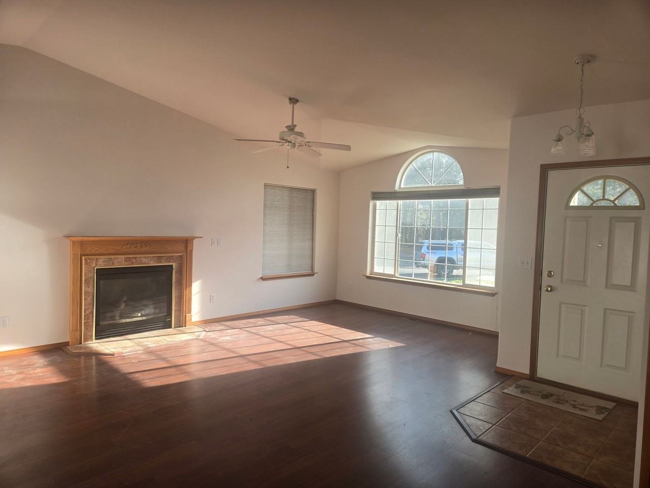 719 Vintage Court - Photo 4 of 6