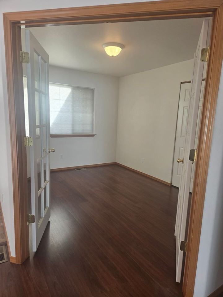 719 Vintage Court - Photo 5 of 6