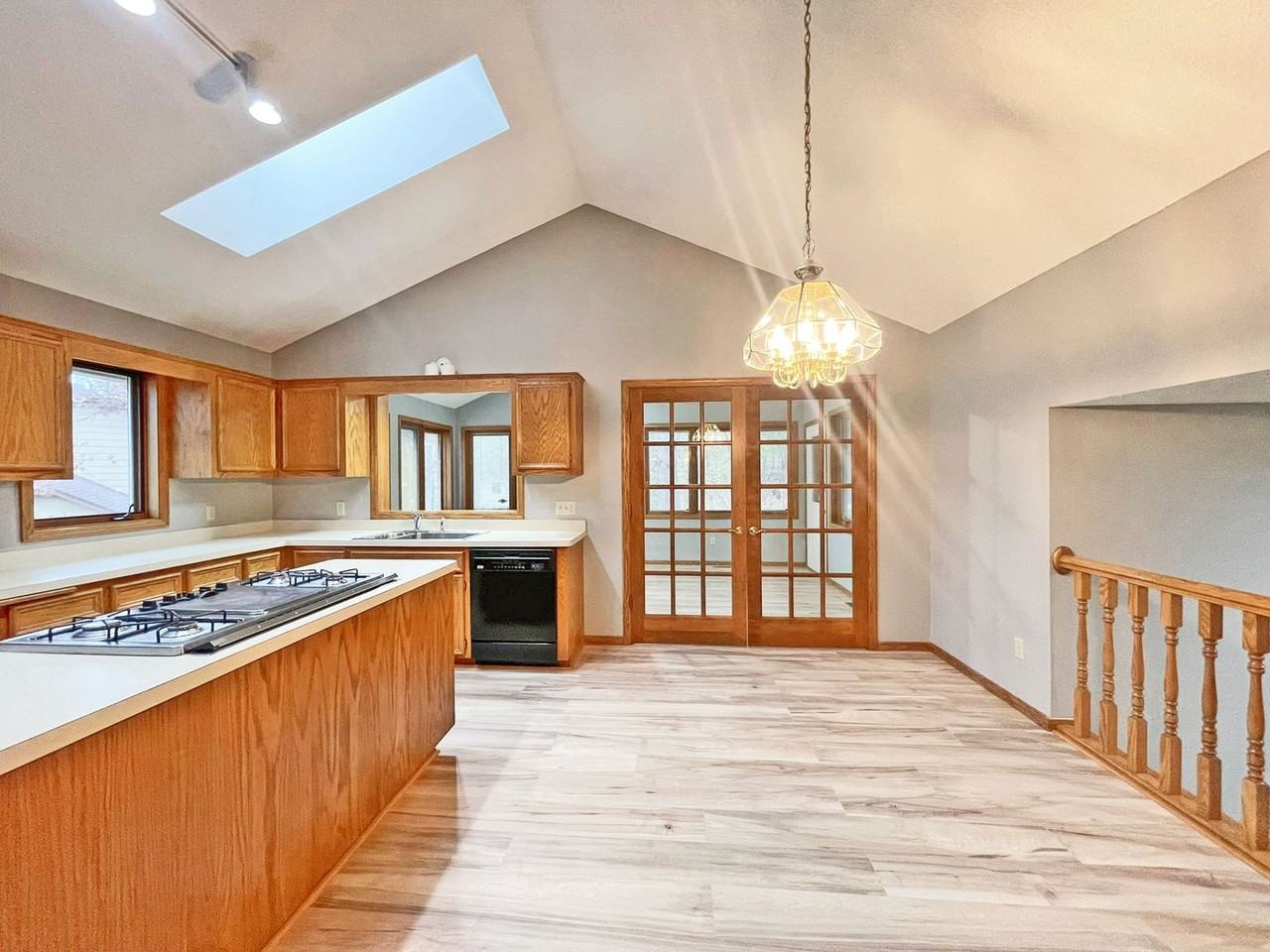 10025 170th St W - Photo 5 of 39