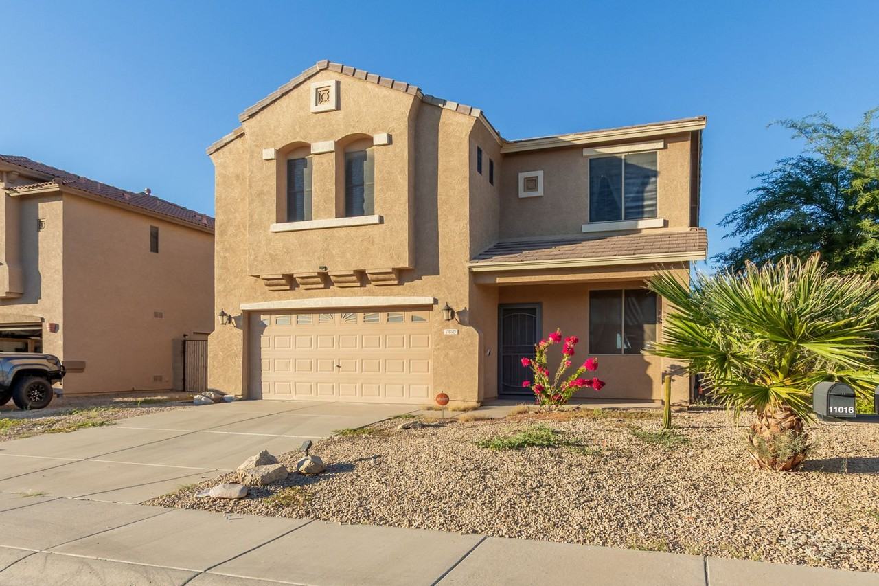 11010 W Griswold Rd - Photo 6 of 33