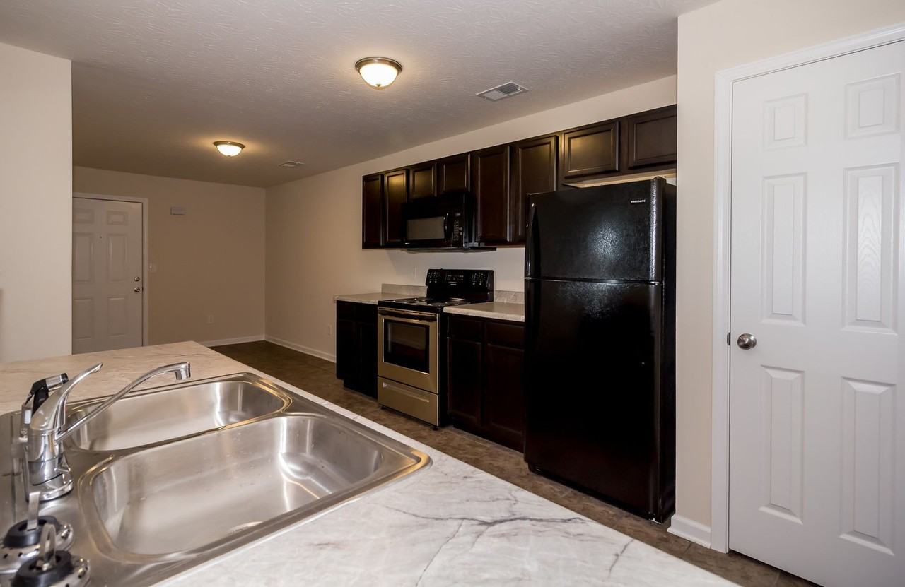Frontier Crossing Apartments - Photo 2 of 21
