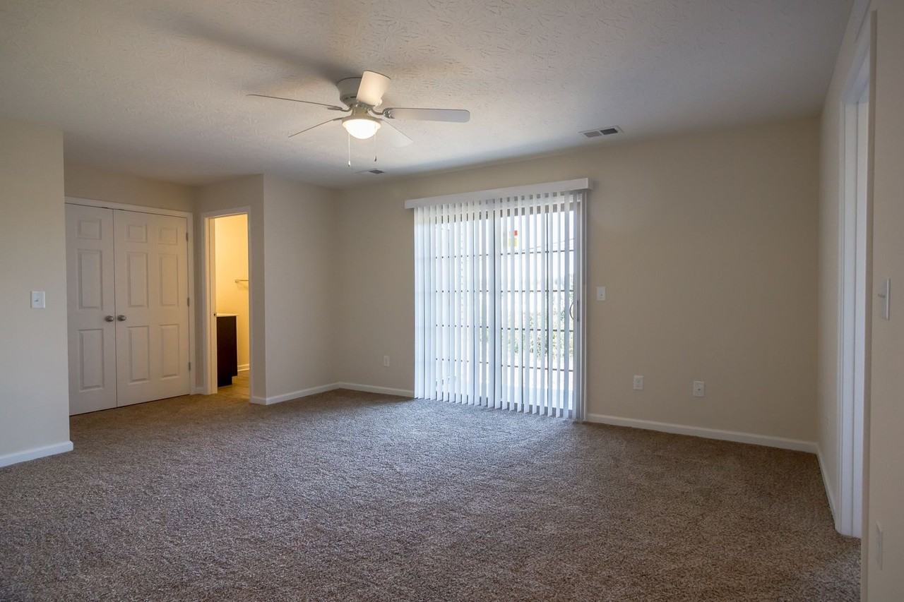 Frontier Crossing Apartments - Photo 4 of 21